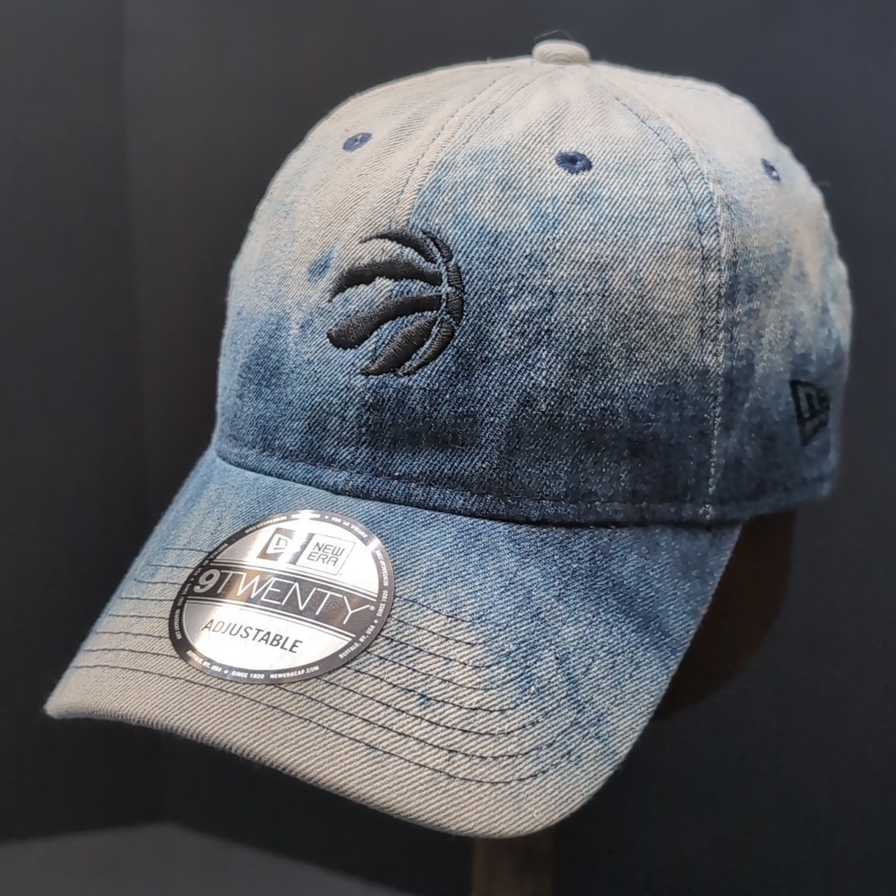NBA New Era Men's Blue Denim 9Twenty Toronto Raptors Adjustable Hat.
